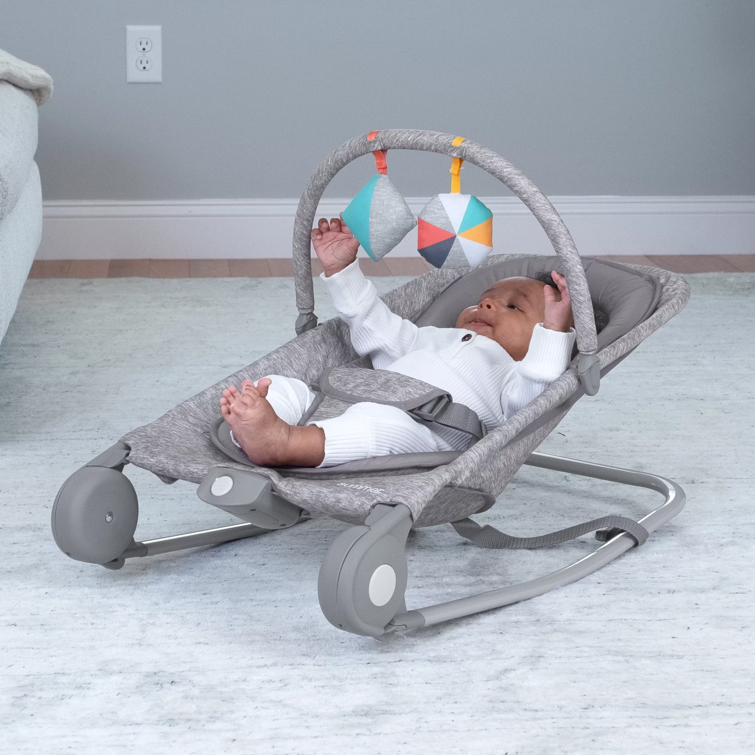 Summer Infant® 2-in-1 Bouncer & Rocker Duo (Light Gray Tweed) - Image 4